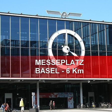 Hotel Restaurant Tivoli - Basel Airport ユナング エクステリア 写真