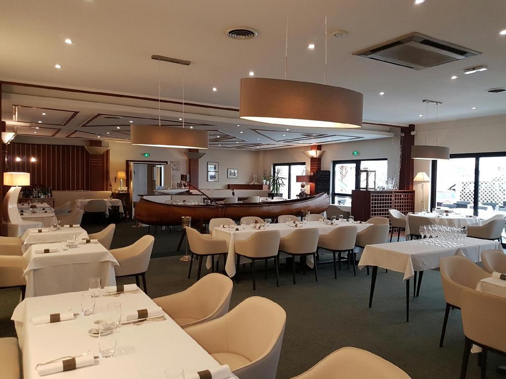 Hotel Restaurant Tivoli - Basel Airport ユナング エクステリア 写真