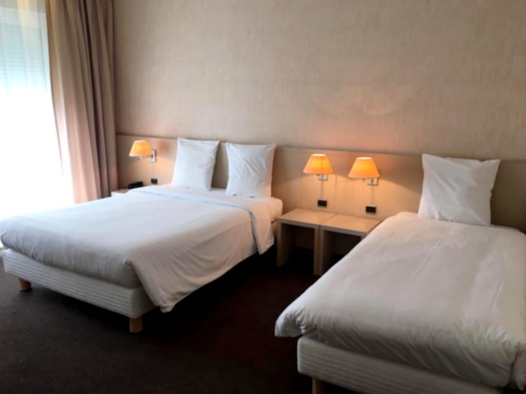 Hotel Restaurant Tivoli - Basel Airport ユナング エクステリア 写真