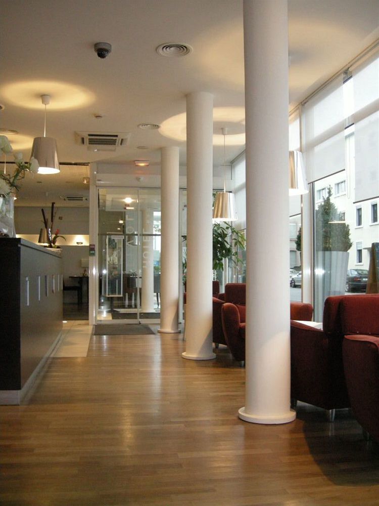 Hotel Restaurant Tivoli - Basel Airport ユナング エクステリア 写真