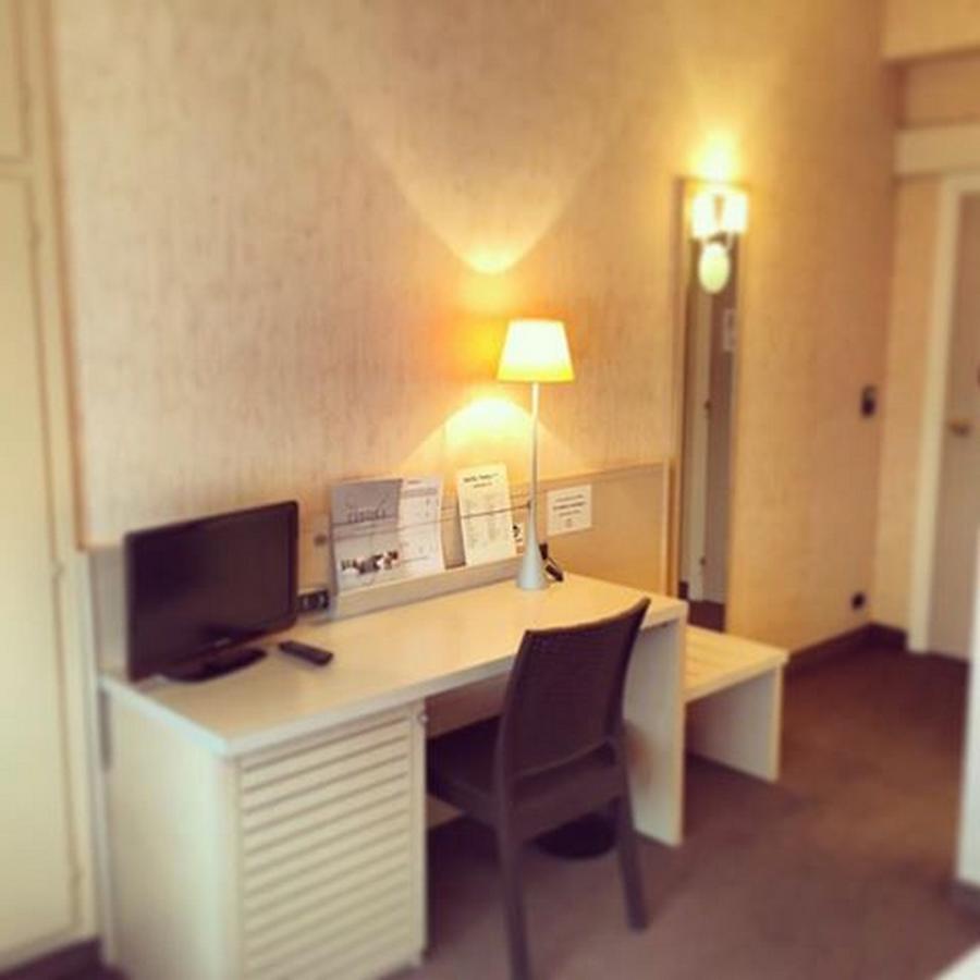 Hotel Restaurant Tivoli - Basel Airport ユナング エクステリア 写真
