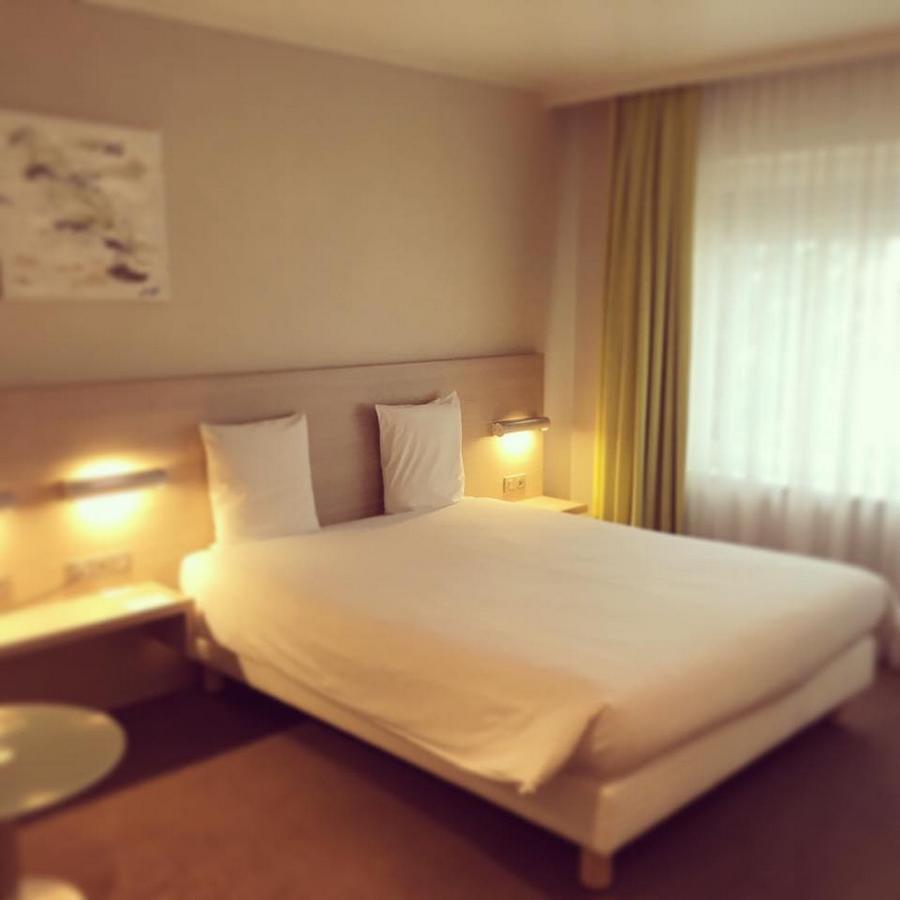 Hotel Restaurant Tivoli - Basel Airport ユナング エクステリア 写真