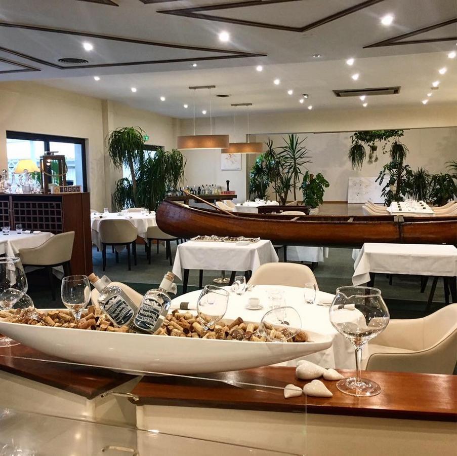 Hotel Restaurant Tivoli - Basel Airport ユナング エクステリア 写真